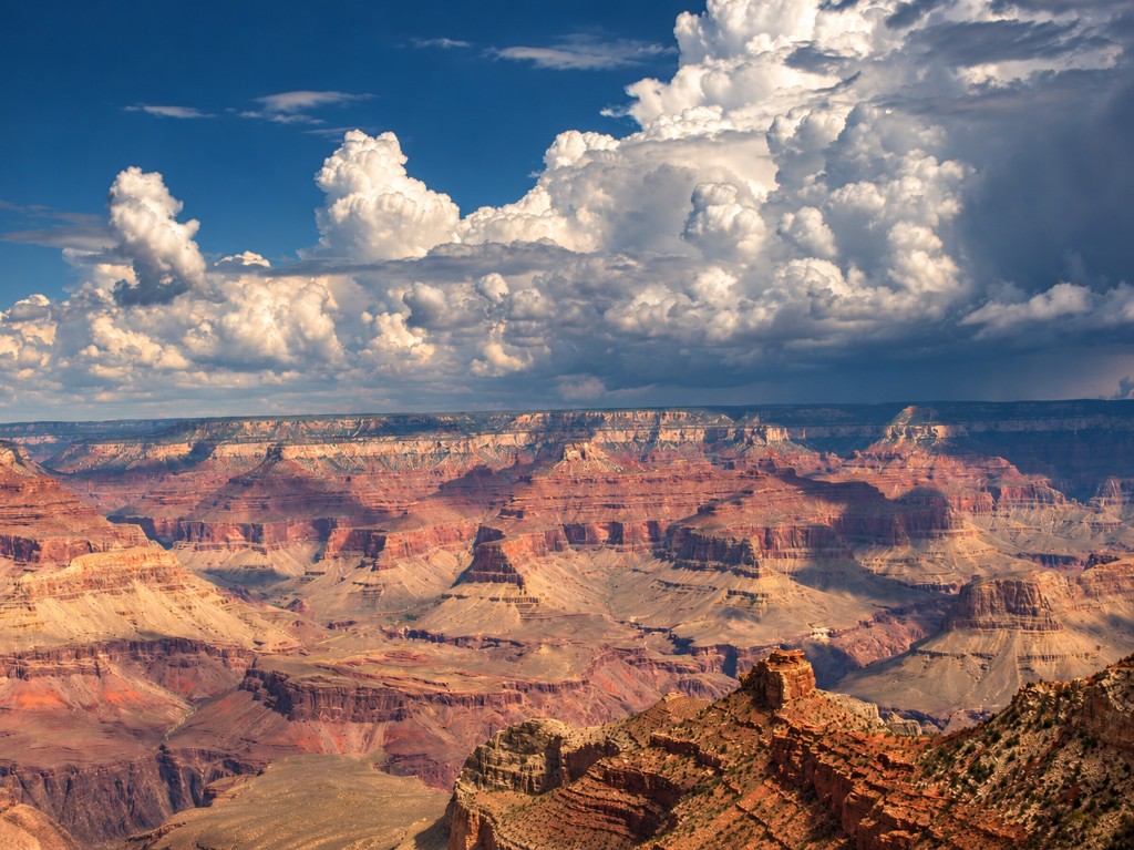 Grand Canyon — burzowe chmury nad kanionem