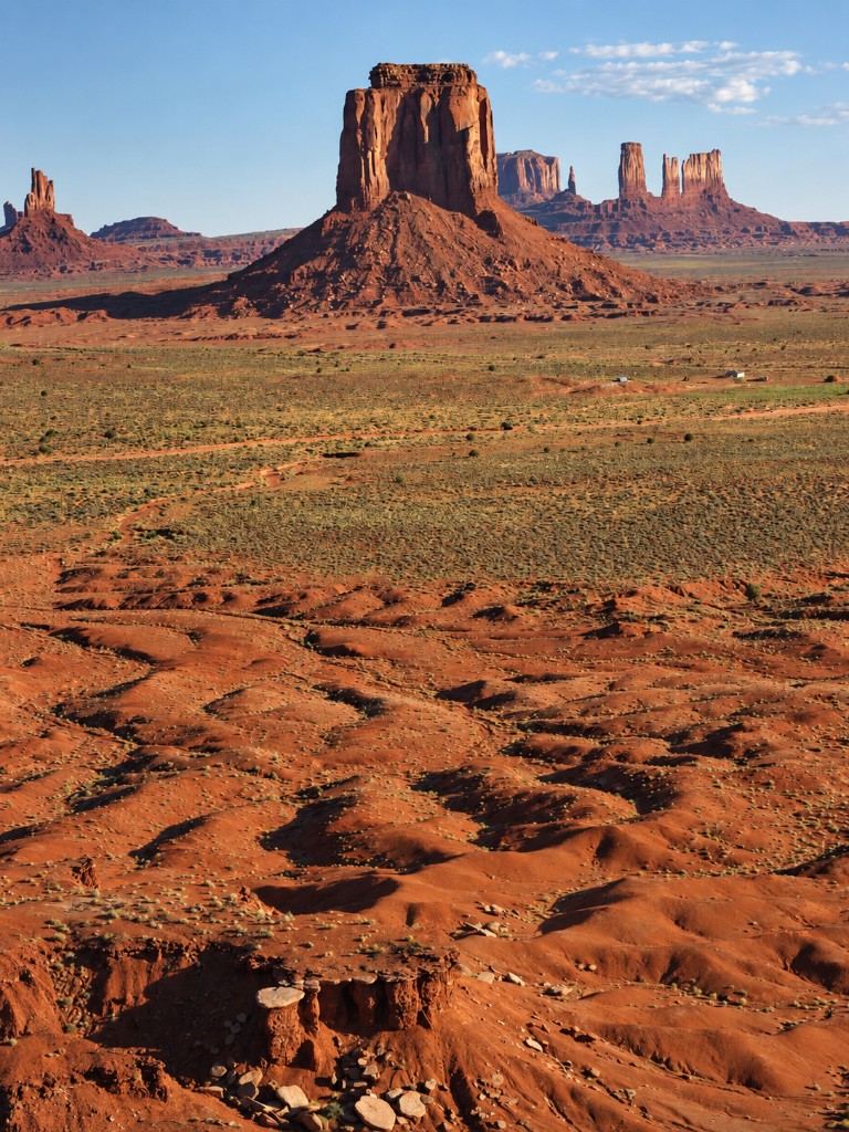 Monument Valley — wydmy i butte